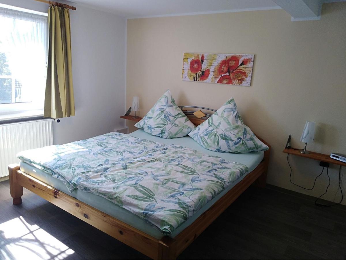Ferienwohnung Zum Tannenwirt メーデバッハ エクステリア 写真